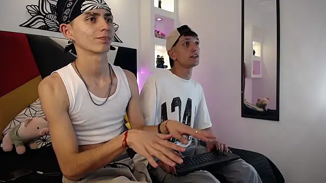 Snapshot of MaikyCooper chatting on February 28, 2025, 5:15 am MaikyCooper online show from February 28, 2025, 5:15 am