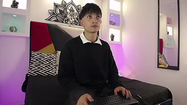 Snapshot of MaikyCooper chatting on March 9, 2025, 5:33 am MaikyCooper online show from March 9, 2025, 5:33 am