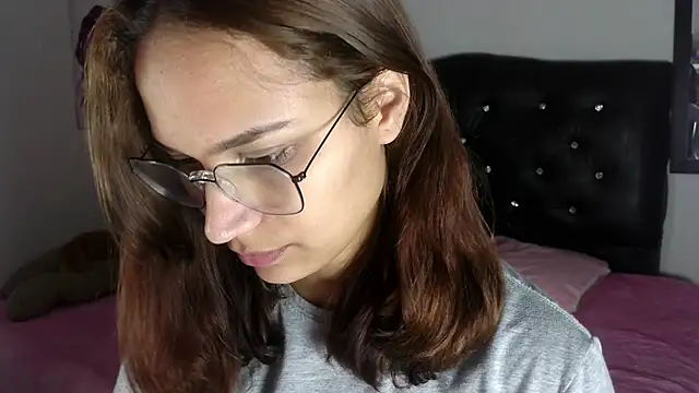 Snapshot of Auroraa_soul chatting on November 21, 2025, 8:19 pm Auroraa soul online show from November 21, 2025, 8:19 pm