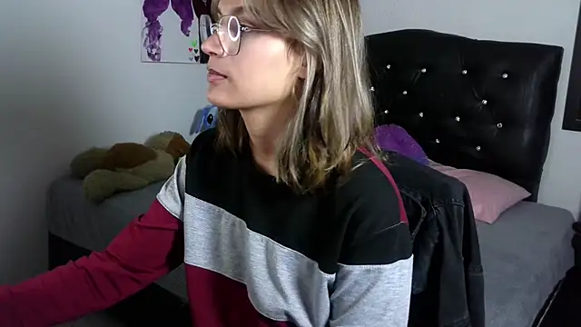 Snapshot of Auroraa_soul chatting on November 30, 2025, 5:08 am Auroraa soul online show from November 30, 2025, 5:08 am