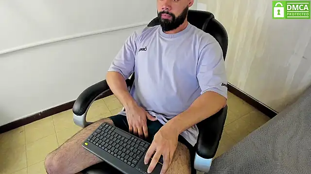 Snapshot of Luke_Diaz7 chatting on December 22, 2025, 3:06 am Luke Diaz7 online show from December 22, 2025, 3:06 am