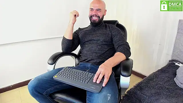 Snapshot of Luke_Diaz7 chatting on December 21, 2025, 7:10 am Luke Diaz7 online show from December 21, 2025, 7:10 am