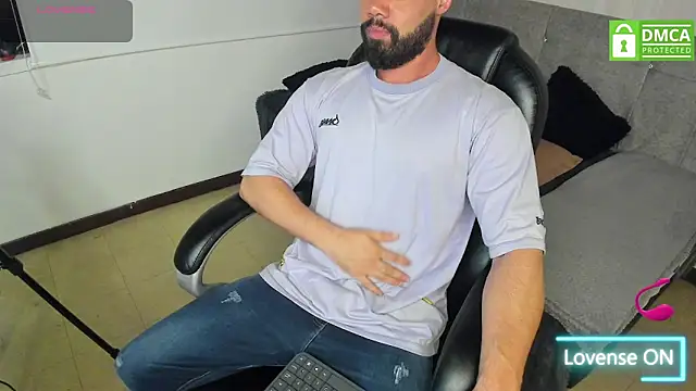 Snapshot of Luke_Diaz7 chatting on November 25, 2025, 3:29 am Luke Diaz7 online show from November 25, 2025, 3:29 am