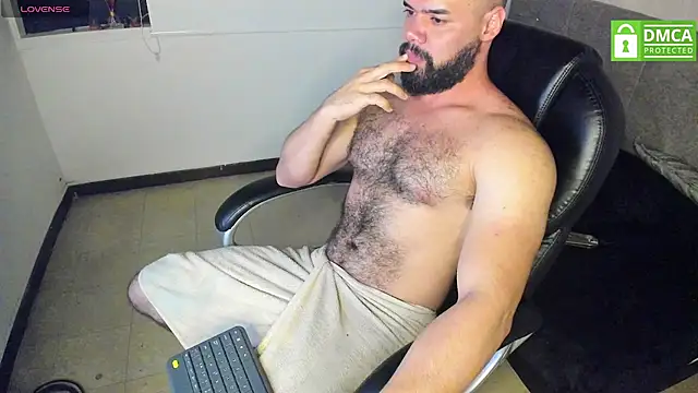 Snapshot of Luke_Diaz7 chatting on October 31, 2025, 4:20 am Luke Diaz7 online show from October 31, 2025, 4:20 am