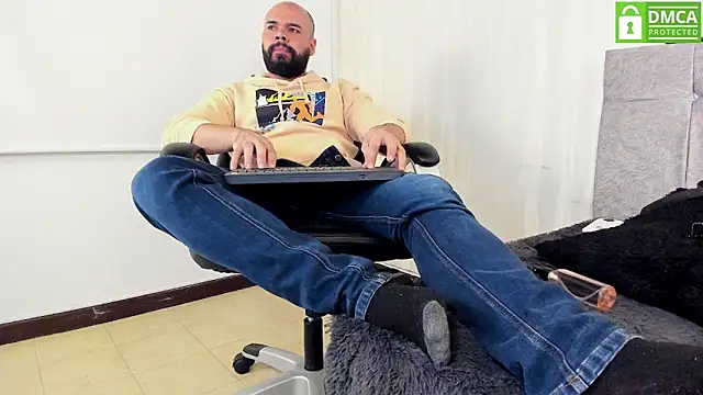 Snapshot of Luke_Diaz7 chatting on December 20, 2025, 4:37 am Luke Diaz7 online show from December 20, 2025, 4:37 am