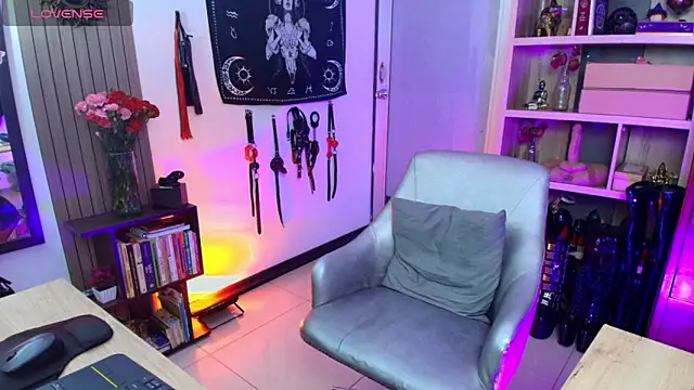 Snapshot of saralovens chatting on February 4, 2026, 1:33 am saralovens online show from February 4, 2026, 1:33 am