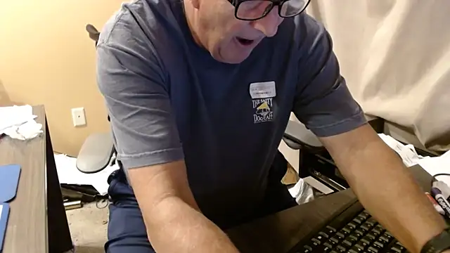 Snapshot of olderandwiser2 chatting on September 9, 2025, 4:22 am olderandwiser2 online show from September 9, 2025, 4:22 am