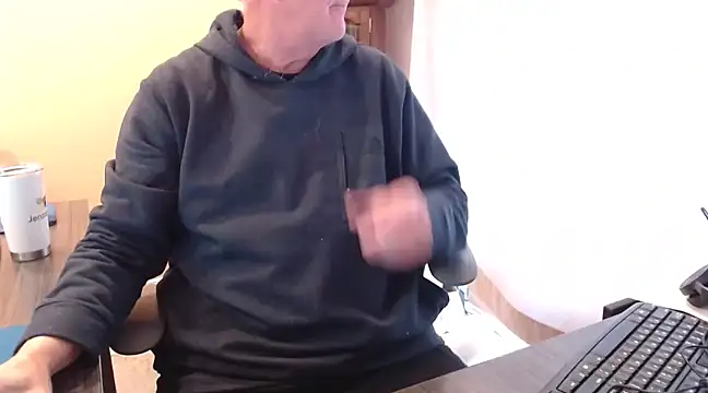 Snapshot of olderandwiser2 chatting on February 25, 2025, 4:57 pm olderandwiser2 online show from February 25, 2025, 4:57 pm