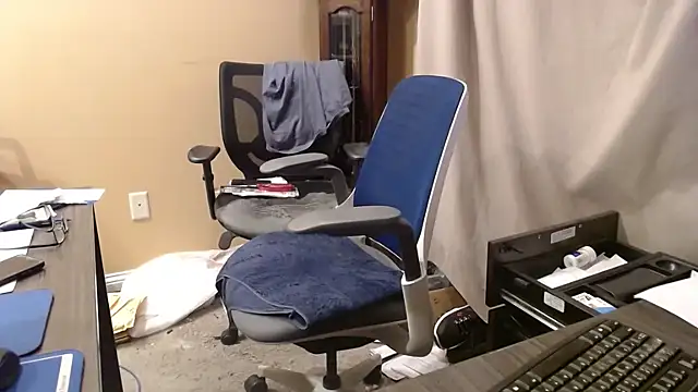 Snapshot of olderandwiser2 chatting on October 19, 2025, 3:31 am olderandwiser2 online show from October 19, 2025, 3:31 am