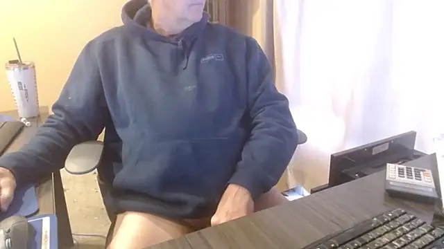 Snapshot of olderandwiser2 chatting on December 18, 2025, 3:05 pm olderandwiser2 online show from December 18, 2025, 3:05 pm