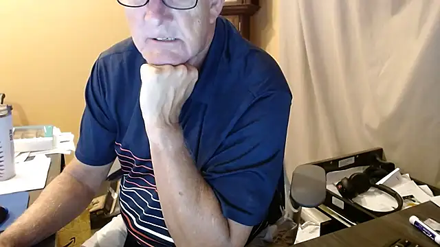 Snapshot of olderandwiser2 chatting on October 1, 2025, 3:33 am olderandwiser2 online show from October 1, 2025, 3:33 am