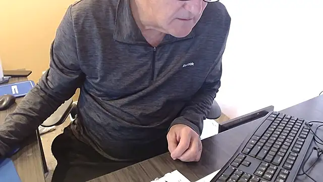 Snapshot of olderandwiser2 chatting on March 3, 2025, 2:39 pm olderandwiser2 online show from March 3, 2025, 2:39 pm