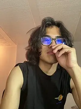 shadowsofgarden online show from March 12, 2025, 1:14 am