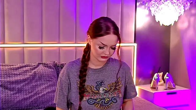 AlexaBright online show from October 26, 2025, 6:41 pm