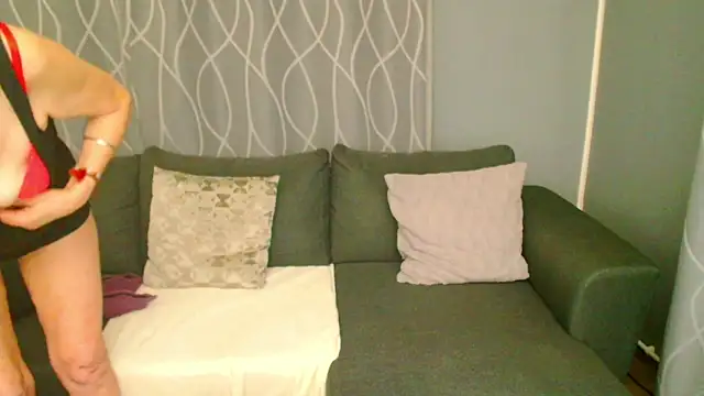 Snapshot of adeleadison chatting on November 18, 2025, 5:11 am adeleadison online show from November 18, 2025, 5:11 am