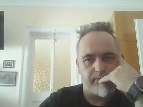 Szolga10 online show from April 4, 2026, 2:12 pm