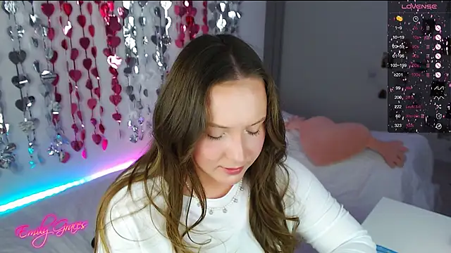 Snapshot of EmilyxxGraces chatting on February 14, 2026, 10:54 pm EmilyxxGraces online show from February 14, 2026, 10:54 pm