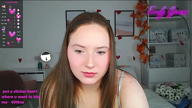 Snapshot of EmilyxxGraces chatting on February 17, 2025, 9:43 pm EmilyxxGraces online show from February 17, 2025, 9:43 pm