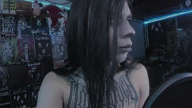 Snapshot of rotten_dreams chatting on November 10, 2025, 10:59 pm rotten dreams online show from November 10, 2025, 10:59 pm