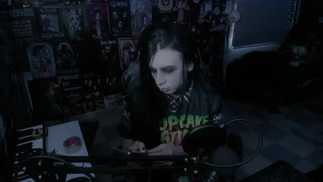 Snapshot of rotten_dreams chatting on February 20, 2025, 9:42 pm rotten dreams online show from February 20, 2025, 9:42 pm