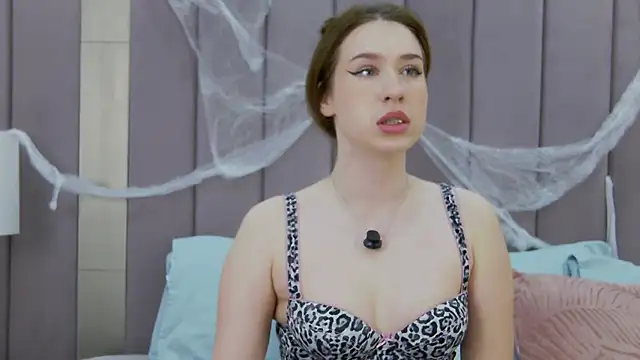 Snapshot of Jackie_White_ chatting on November 2, 2025, 3:00 am Jackie White online show from November 2, 2025, 3:00 am