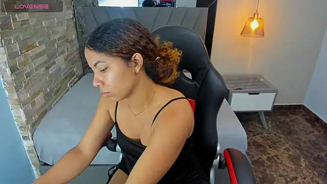 MELINAMARTINS online show from January 14, 2026, 7:17 pm