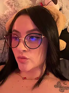 ValentinaOrtiz3 online show from March 9, 2026, 10:35 pm