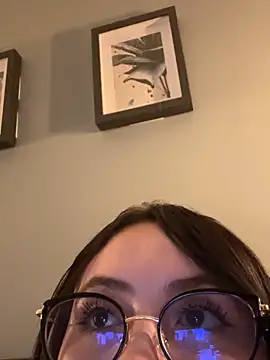 ValentinaOrtiz3 online show from April 29, 2026, 3:21 am