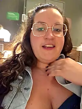 Snapshot of justtess chatting on September 15, 2025, 2:39 pm justtess online show from September 15, 2025, 2:39 pm