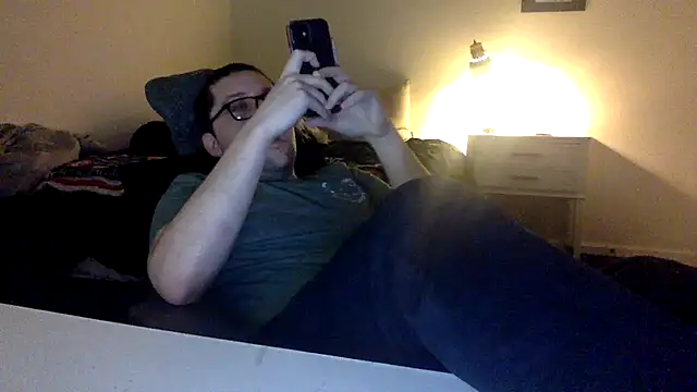 Snapshot of Milflover96 chatting on March 9, 2025, 12:31 am Milflover96 online show from March 9, 2025, 12:31 am