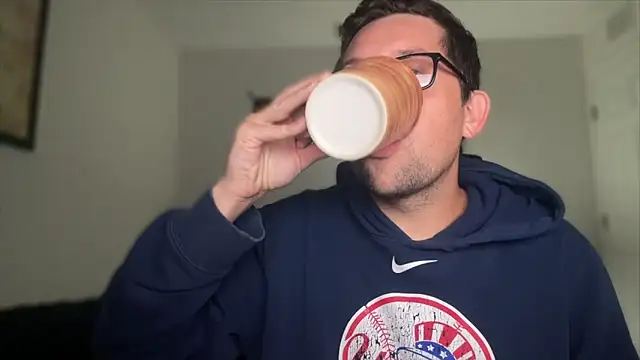 Snapshot of Milflover96 chatting on October 14, 2025, 2:12 am Milflover96 online show from October 14, 2025, 2:12 am