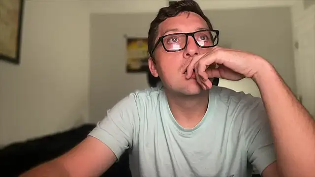 Snapshot of Milflover96 chatting on October 18, 2025, 2:46 am Milflover96 online show from October 18, 2025, 2:46 am