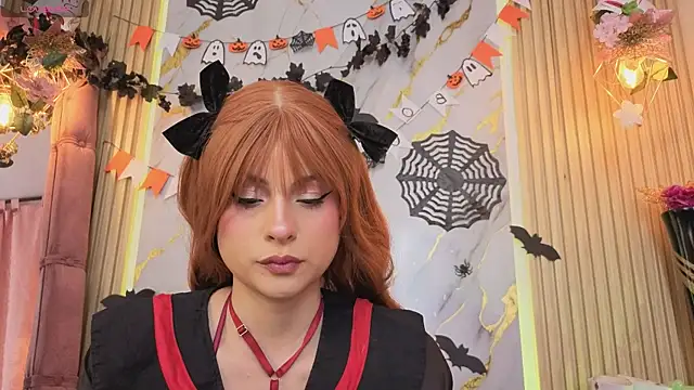 Snapshot of LissaDupont chatting on October 28, 2025, 5:23 pm LissaDupont online show from October 28, 2025, 5:23 pm