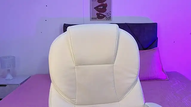 sara sharma  online show from November 26, 2025, 1:22 pm