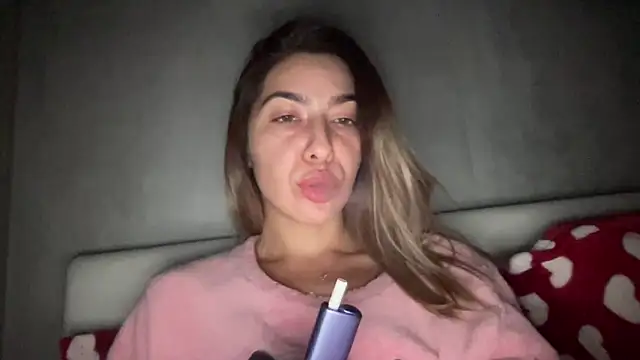 Snapshot of sarrah_rossy chatting on November 16, 2025, 10:46 pm sarrah rossy online show from November 16, 2025, 10:46 pm