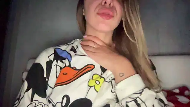 Snapshot of sarrah_rossy chatting on November 17, 2025, 10:36 pm sarrah rossy online show from November 17, 2025, 10:36 pm