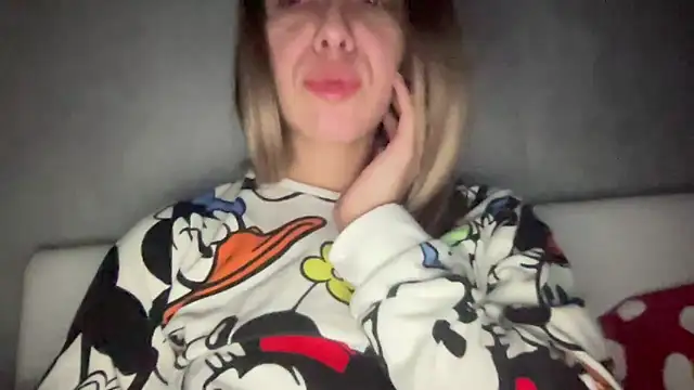 Snapshot of sarrah_rossy chatting on November 23, 2025, 10:31 pm sarrah rossy online show from November 23, 2025, 10:31 pm