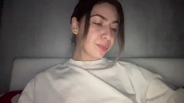 Snapshot of sarrah_rossy chatting on December 2, 2025, 10:33 pm sarrah rossy online show from December 2, 2025, 10:33 pm