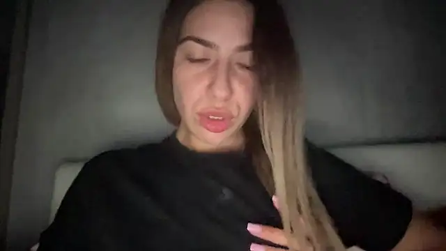 Snapshot of sarrah_rossy chatting on November 12, 2025, 11:19 pm sarrah rossy online show from November 12, 2025, 11:19 pm