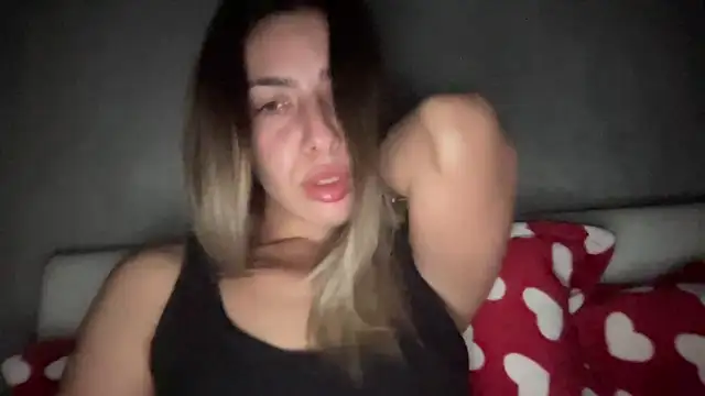 Snapshot of sarrah_rossy chatting on October 25, 2025, 9:37 pm sarrah rossy online show from October 25, 2025, 9:37 pm