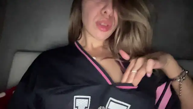 Snapshot of sarrah_rossy chatting on November 29, 2025, 11:27 pm sarrah rossy online show from November 29, 2025, 11:27 pm