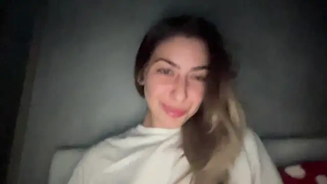 Snapshot of sarrah_rossy chatting on November 8, 2025, 10:24 pm sarrah rossy online show from November 8, 2025, 10:24 pm