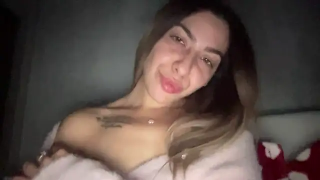 Snapshot of sarrah_rossy chatting on November 11, 2025, 9:42 pm sarrah rossy online show from November 11, 2025, 9:42 pm