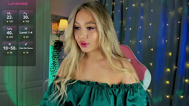 Snapshot of _Loneve__ chatting on March 12, 2025, 2:01 pm  Loneve   online show from March 12, 2025, 2:01 pm