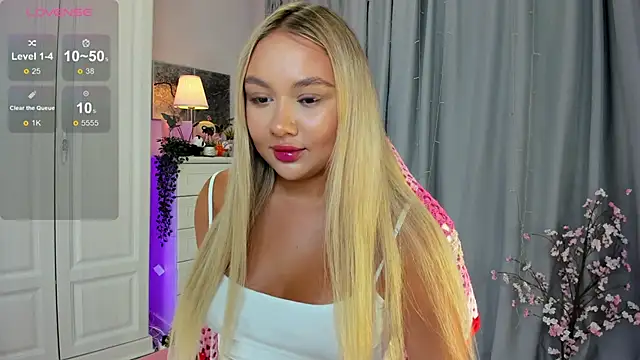 Snapshot of _Loneve__ chatting on September 20, 2025, 2:11 pm  Loneve   online show from September 20, 2025, 2:11 pm