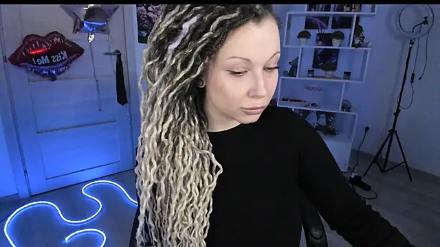 HoneySallyMoore online show from February 15, 2026, 5:01 pm