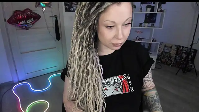 HoneySallyMoore online show from April 12, 2026, 8:12 pm