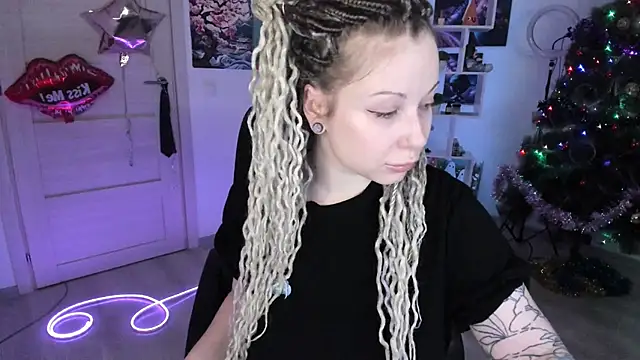 HoneySallyMoore online show from January 8, 2026, 3:01 am