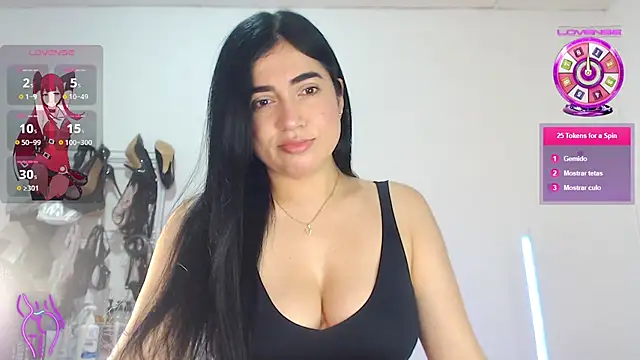 Snapshot of esperanza3517 chatting on December 16, 2025, 2:32 pm esperanza3517 online show from December 16, 2025, 2:32 pm