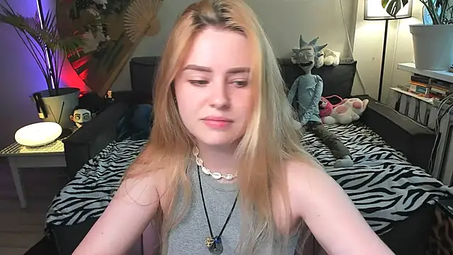 Alexa Pirs online show from June 21, 2026, 4:24 pm